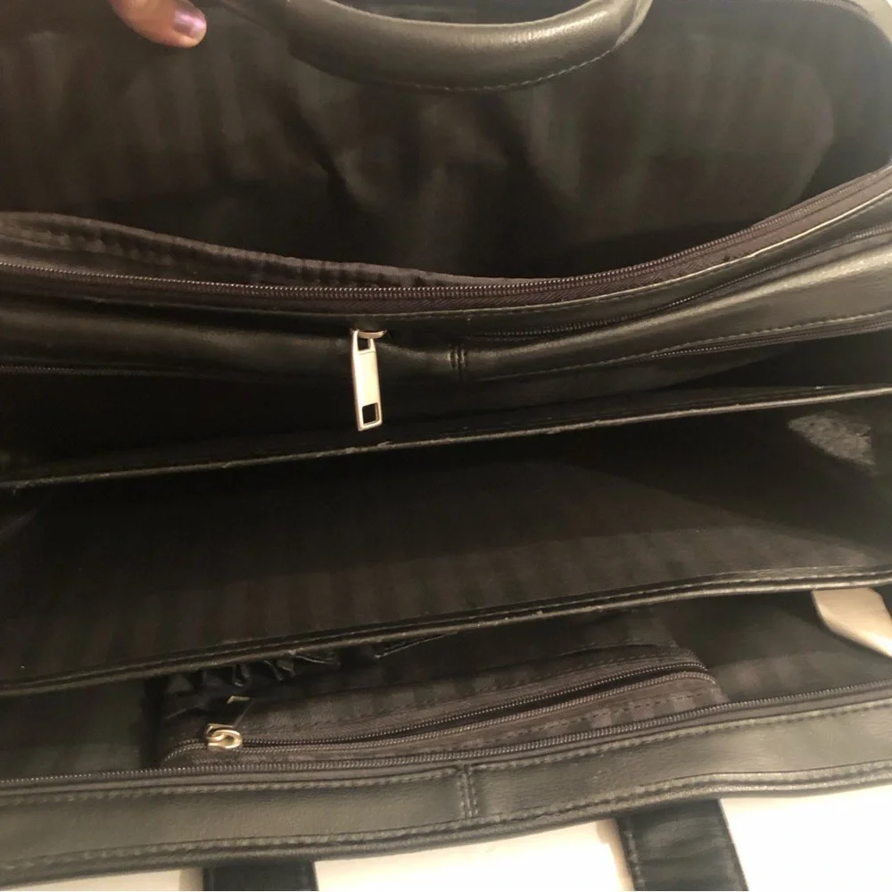 Stebco Leather Briefcase/ Computer Bag Black Handles and Shoulder Strap